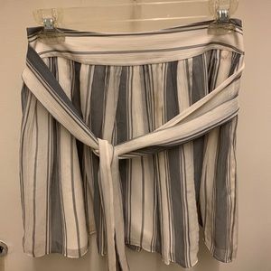 Club Monaco gray and white skirt